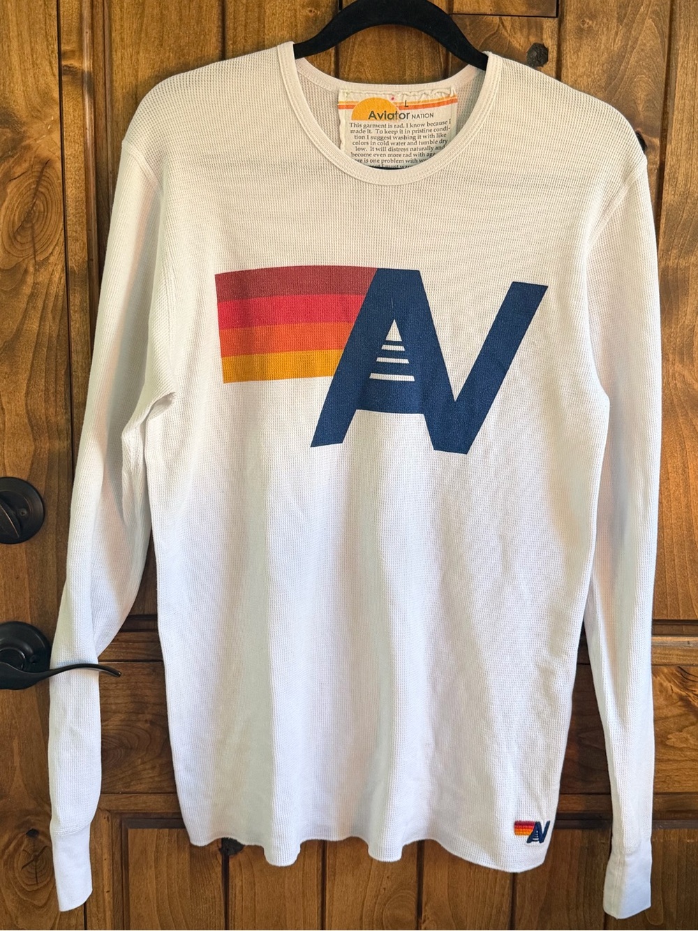 Aviator logo thermal white long sleeve
Size Large